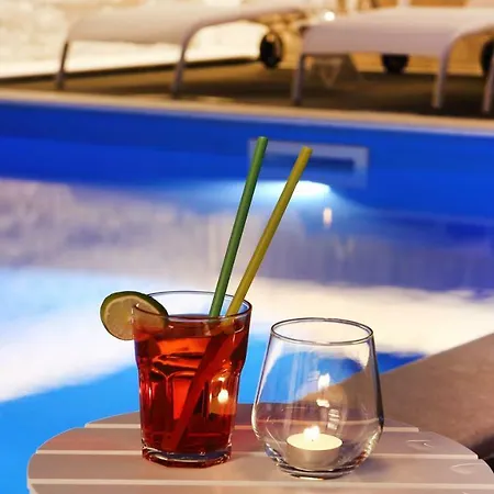 M Aparthotel 3*
