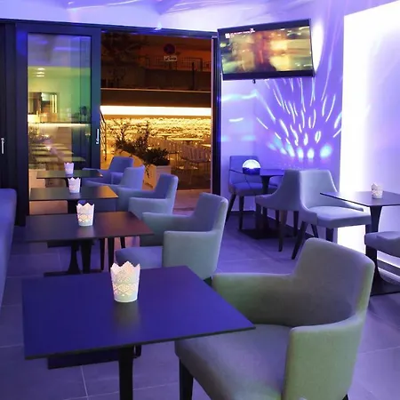 Aparthotel M