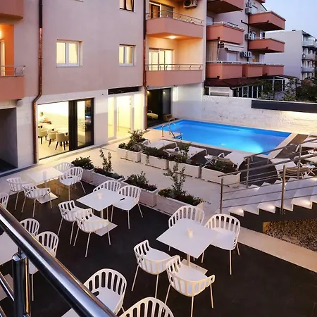 M Aparthotel 3*