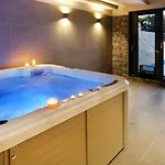Aparthotel M