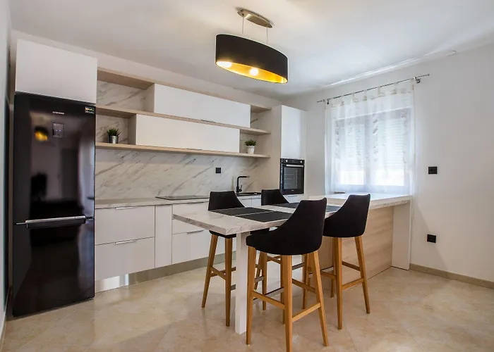 M Aparthotel 3*